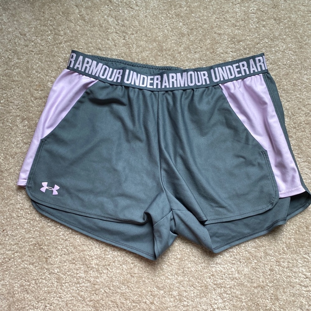 Under Armour Breeze Shorts in Size L. Gray with lilac trim.